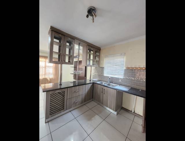 4 BEDROOM FREEHOLD RENTED IN KIRKNEY